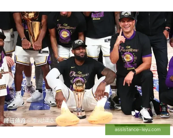 詹姆斯携手安东尼勇闯季后赛 洛杉矶湖人迎来关键战役