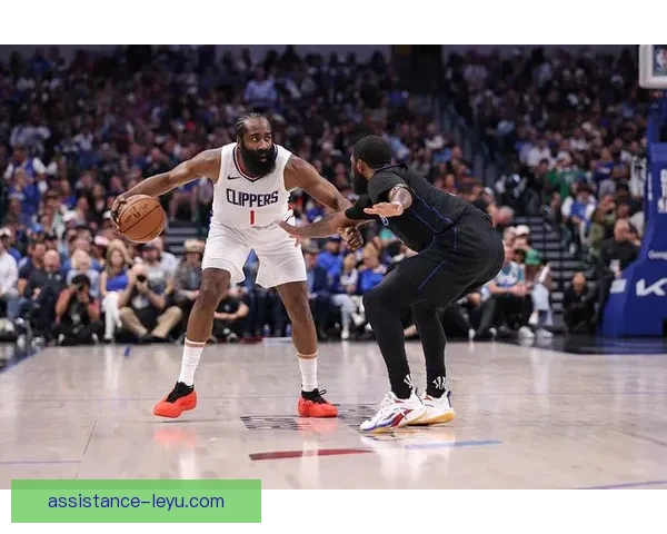 NBA季后赛争夺白热化巨星表现抢眼新格局悄然形成引发热议持续升温