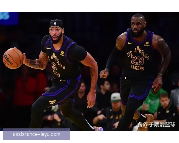 NBA赛季最新动态：詹姆斯伤势恢复进展及其他球队交易风波一览